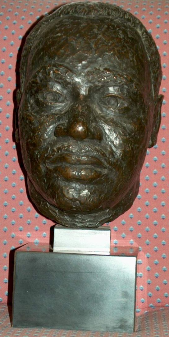PORTRAIT HEAD OF MARTIN LUTHER KING